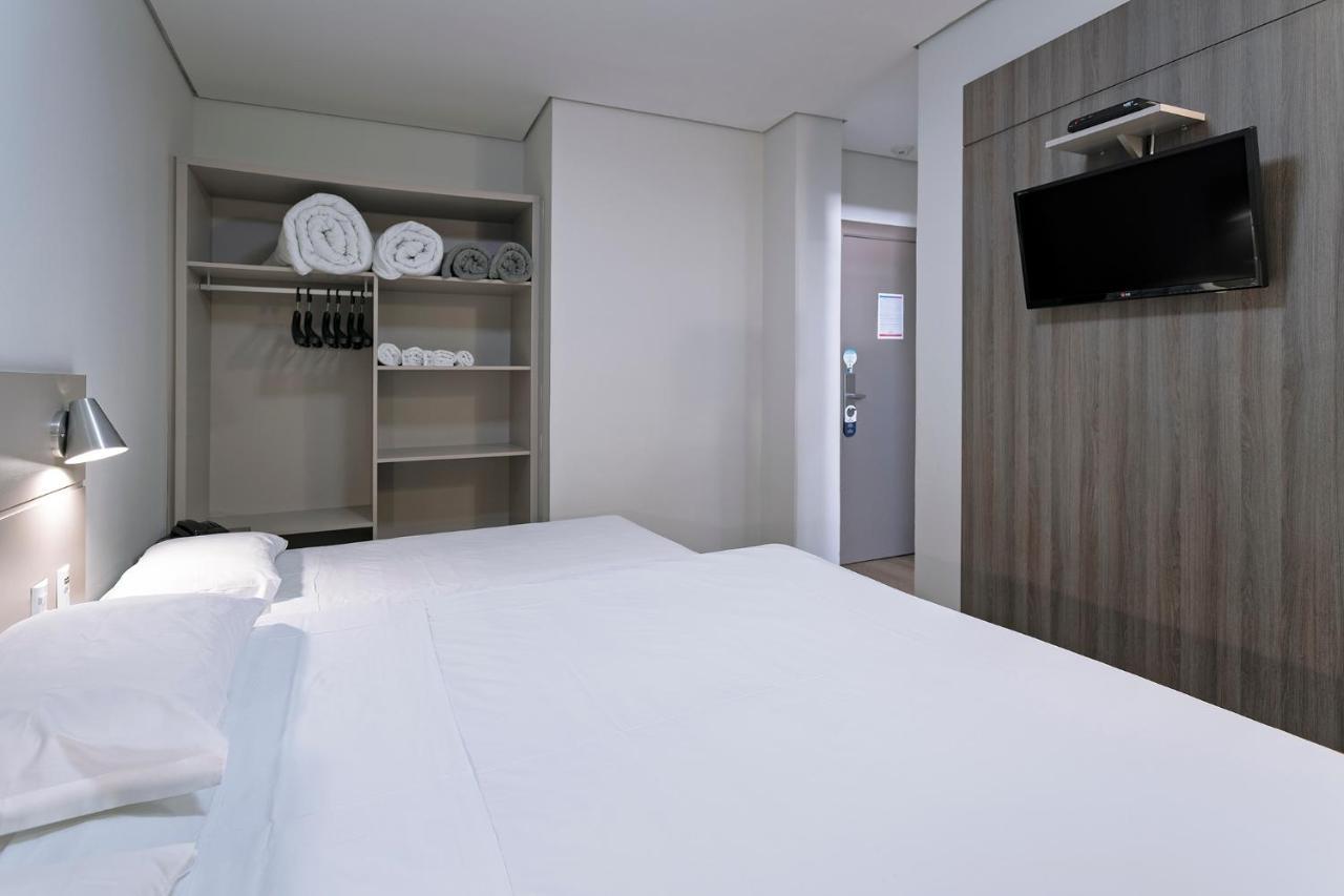 Hotel Valerim Itajai / Navegantes エクステリア 写真
