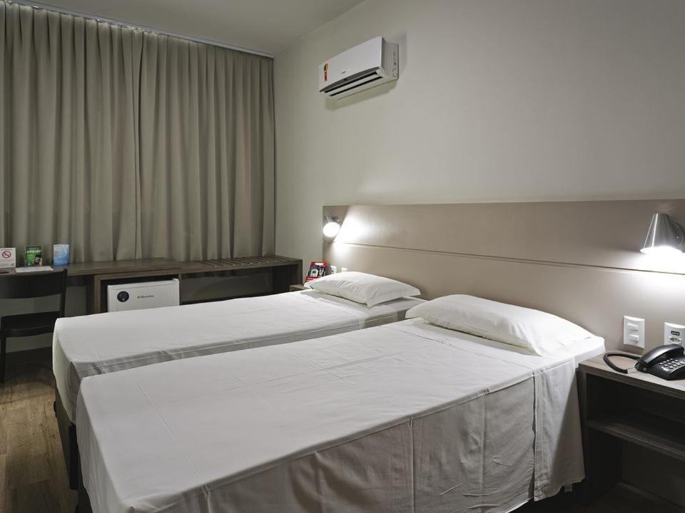 Hotel Valerim Itajai / Navegantes エクステリア 写真